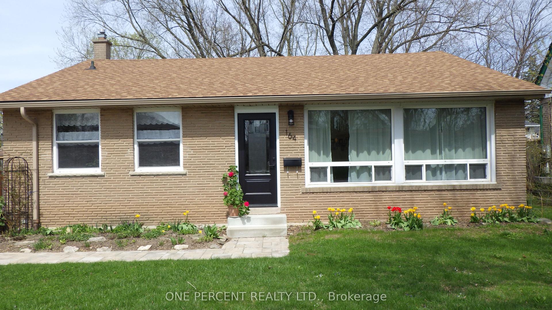 164 Redford Crescent — photo 1