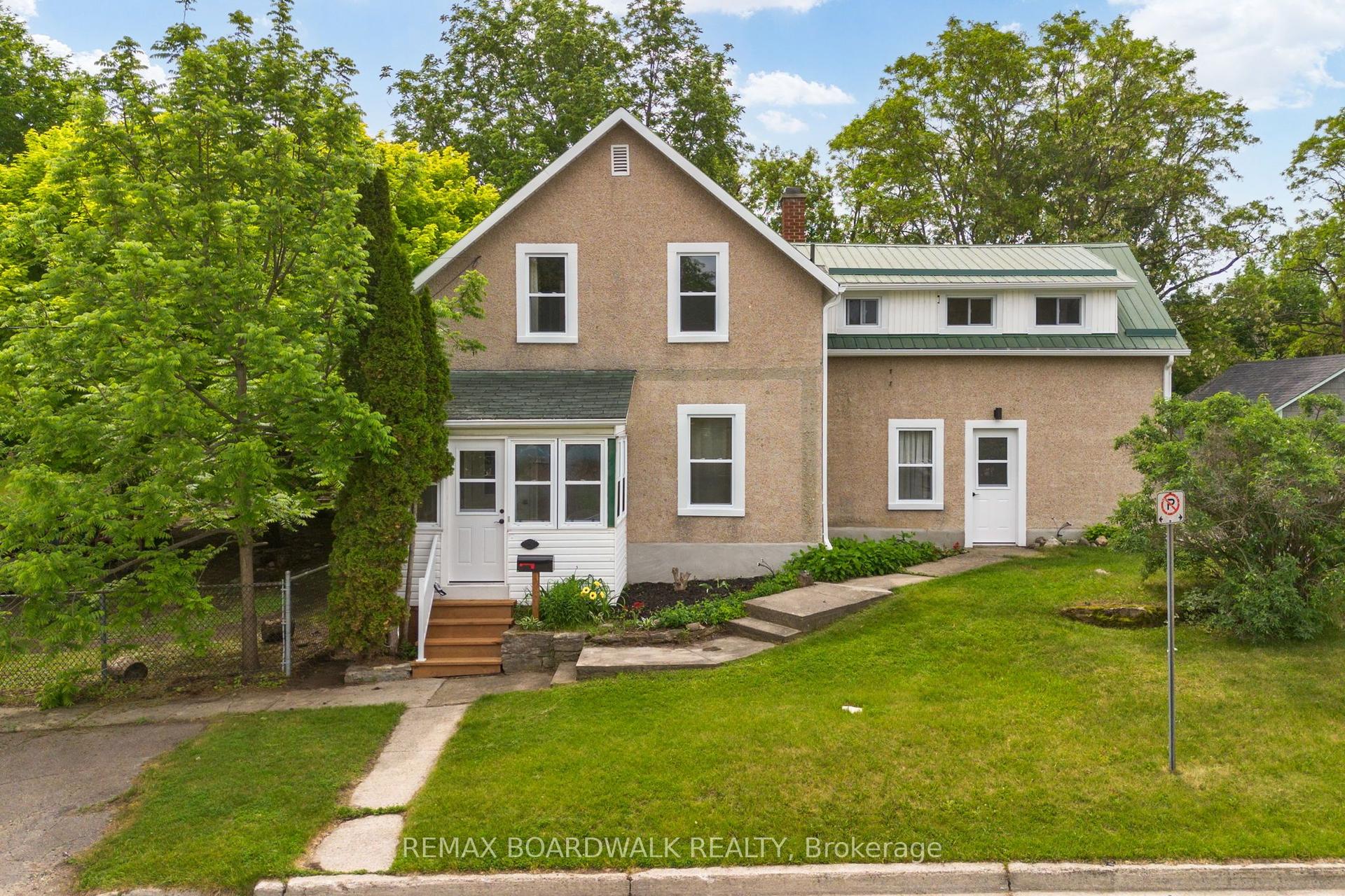 8 Grant Street — photo 1