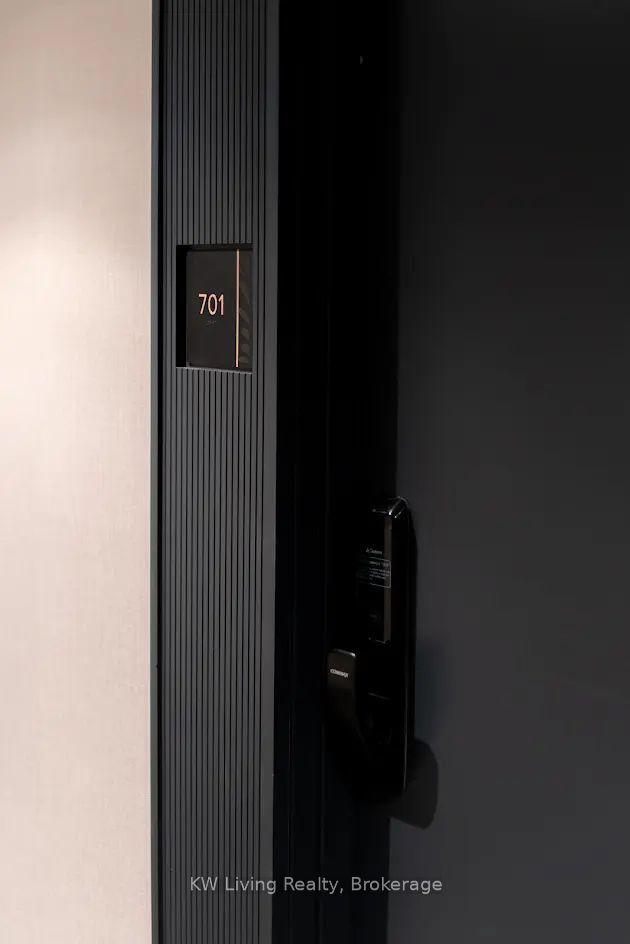 395 Dundas Street N #701 ##701 — photo 1