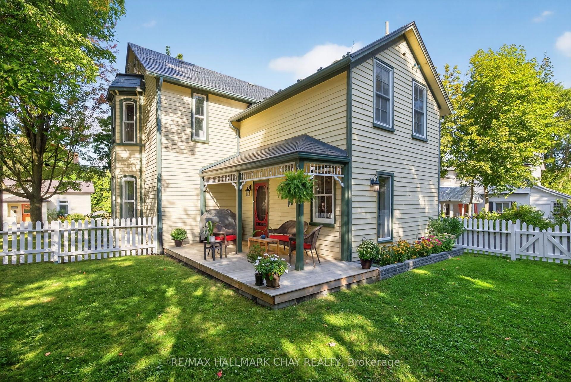 221 Prospect Street, Newmarket — Detached for sale, photo 1
