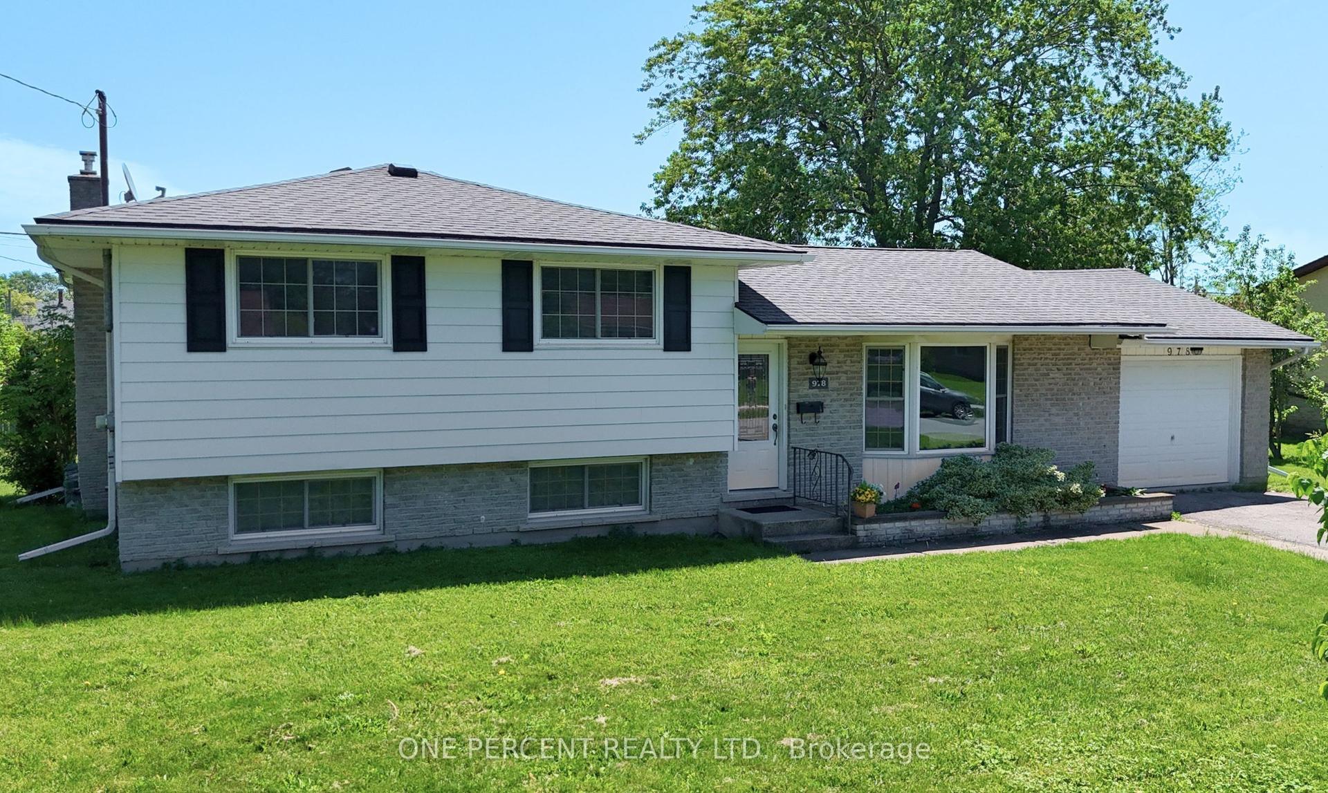 978 Ferndale Avenue — photo 1
