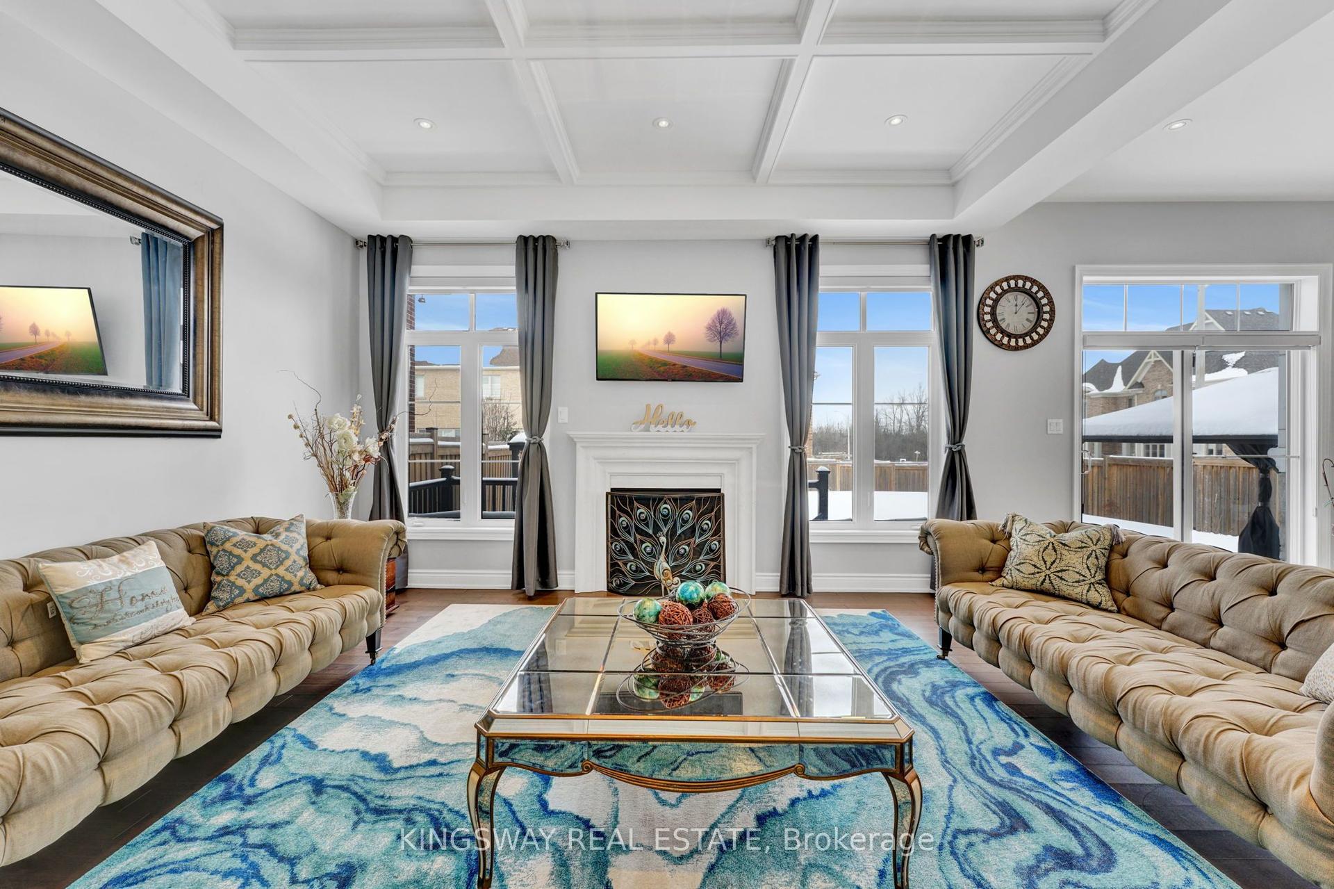 70 Bond Crescent — photo 1
