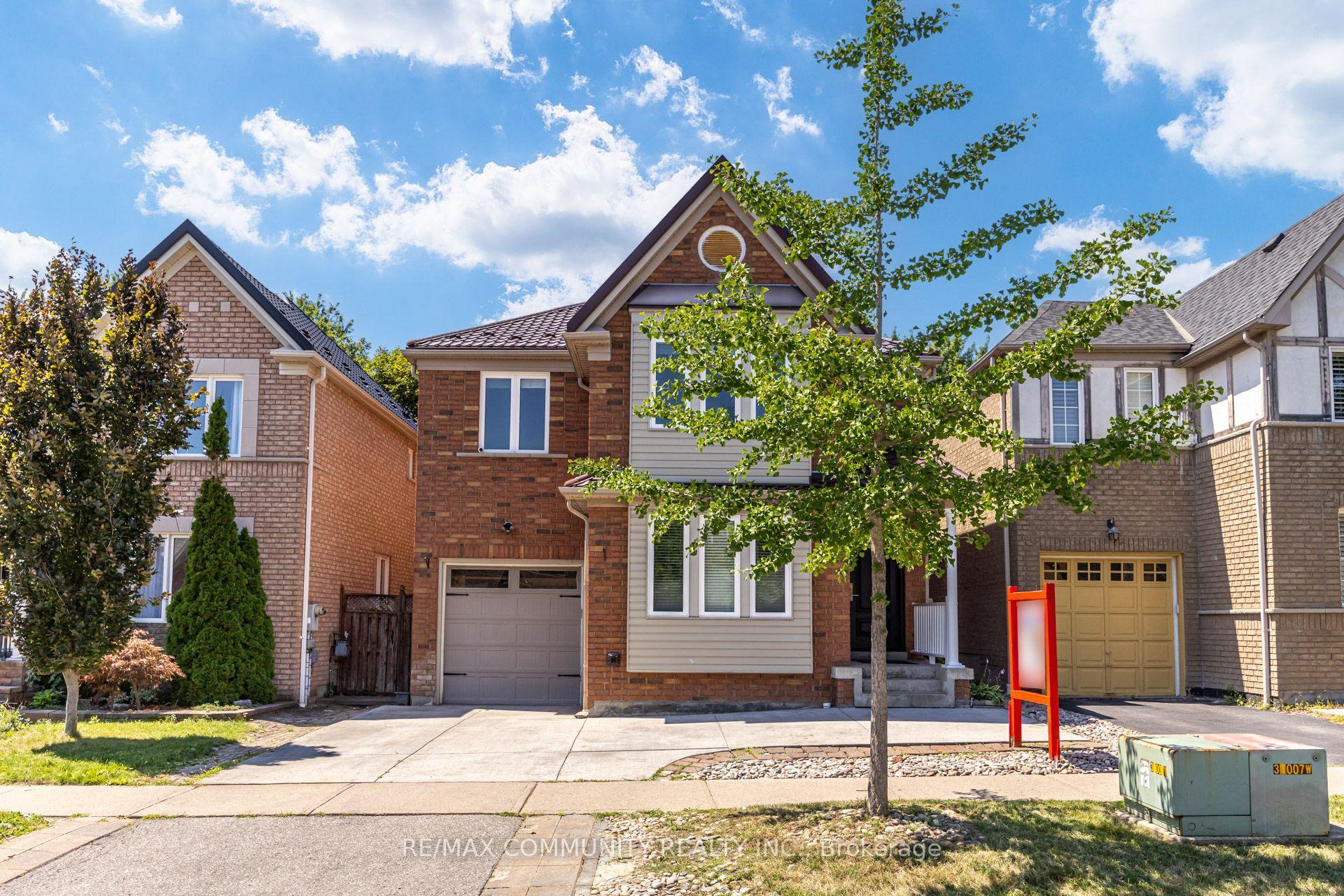 69 McSweeney Crescent, Ajax — Detached for sale, photo 1