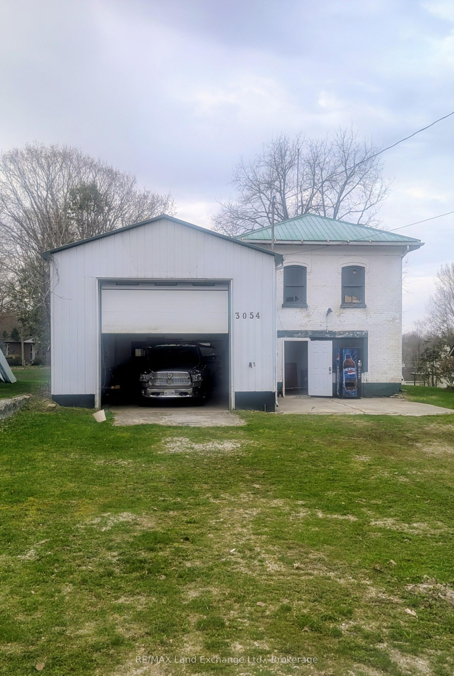 3054 Adelaide Street — photo 1