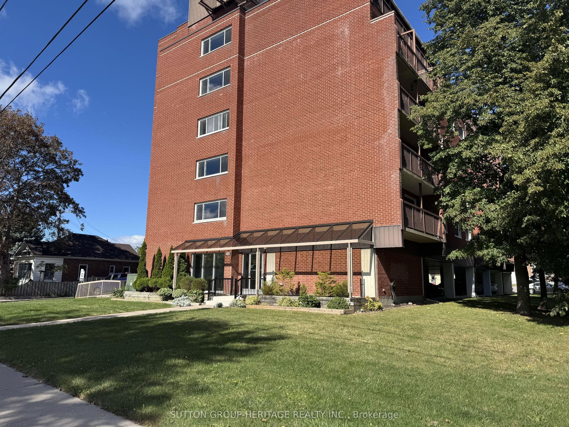 144 Queen Street W 403 #403, Clarington — Condo for lease, photo 1
