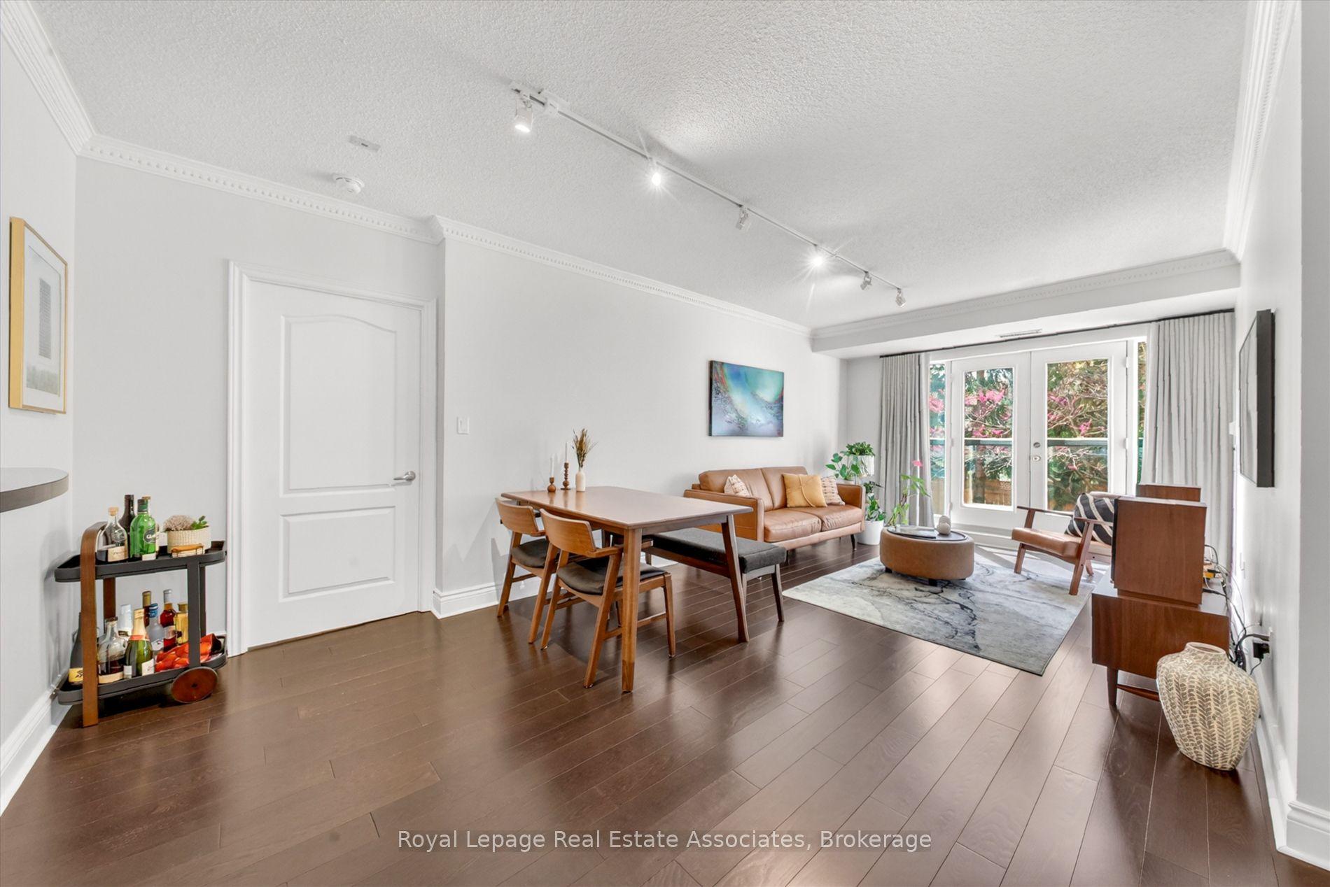 800 Spadina Road 205 #205 — photo 1