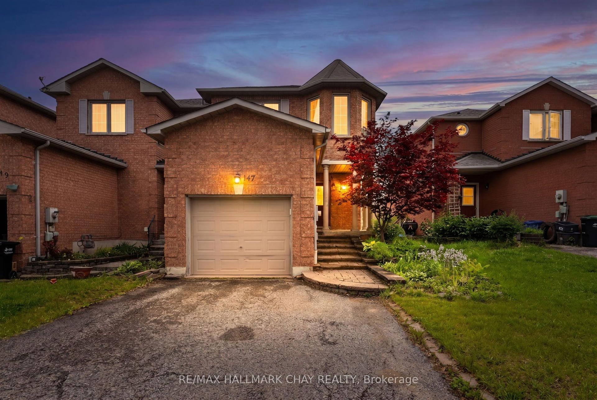 147 Bruce Crescent — photo 1