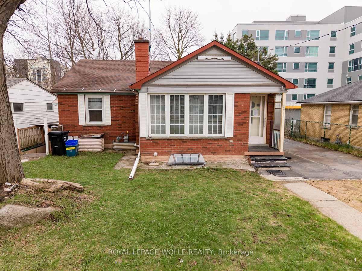 291 Albert Street — photo 1