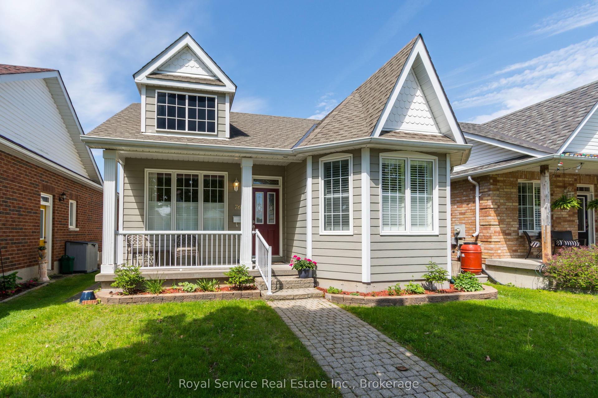 761 Prince of Wales Drive — photo 1