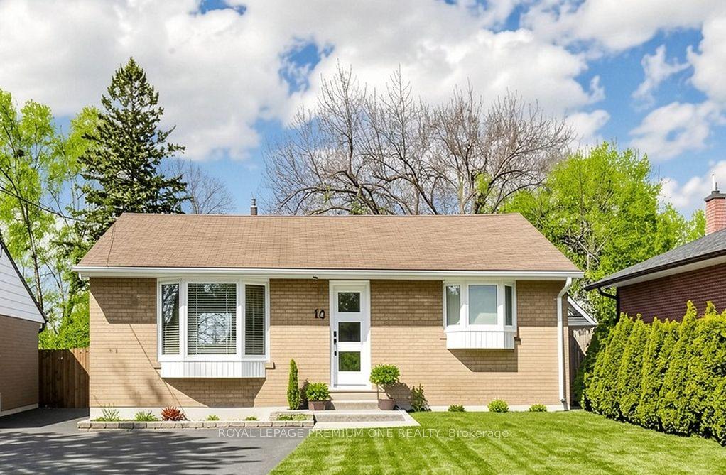 72 Thornton Avenue — photo 1
