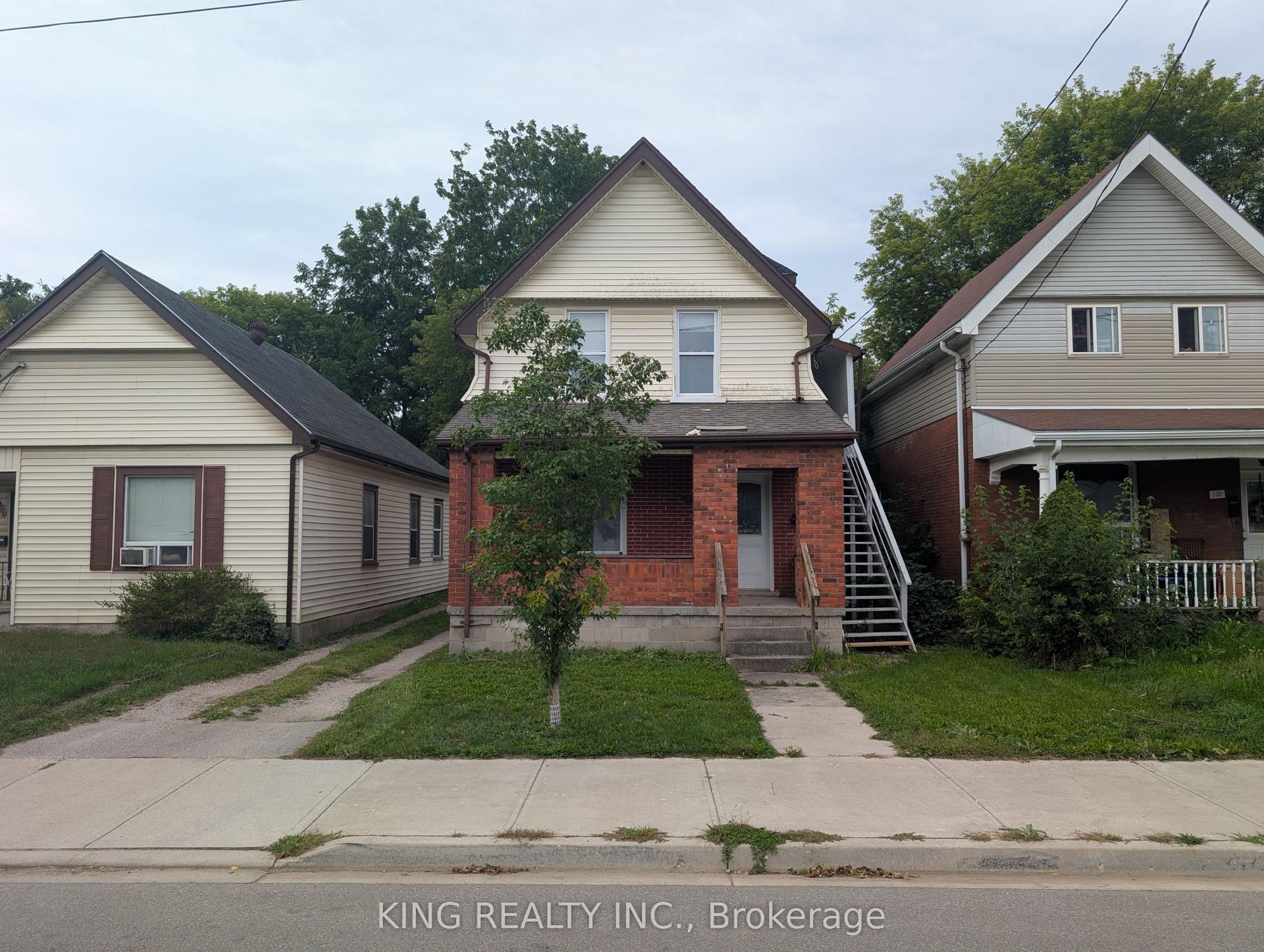 131 Sackville Street, London East — Detached for sale, photo 1