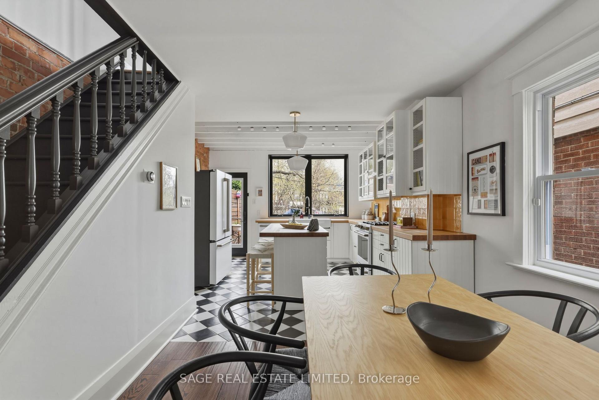 31 Glenmore Road — photo 1