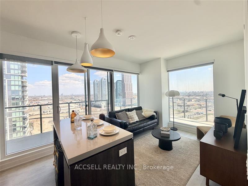 185 Millway Avenue W1703 #W1703 — photo 1