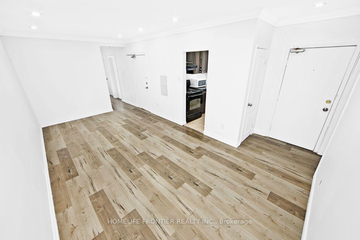 2953 Lawrence Avenue E — photo 1