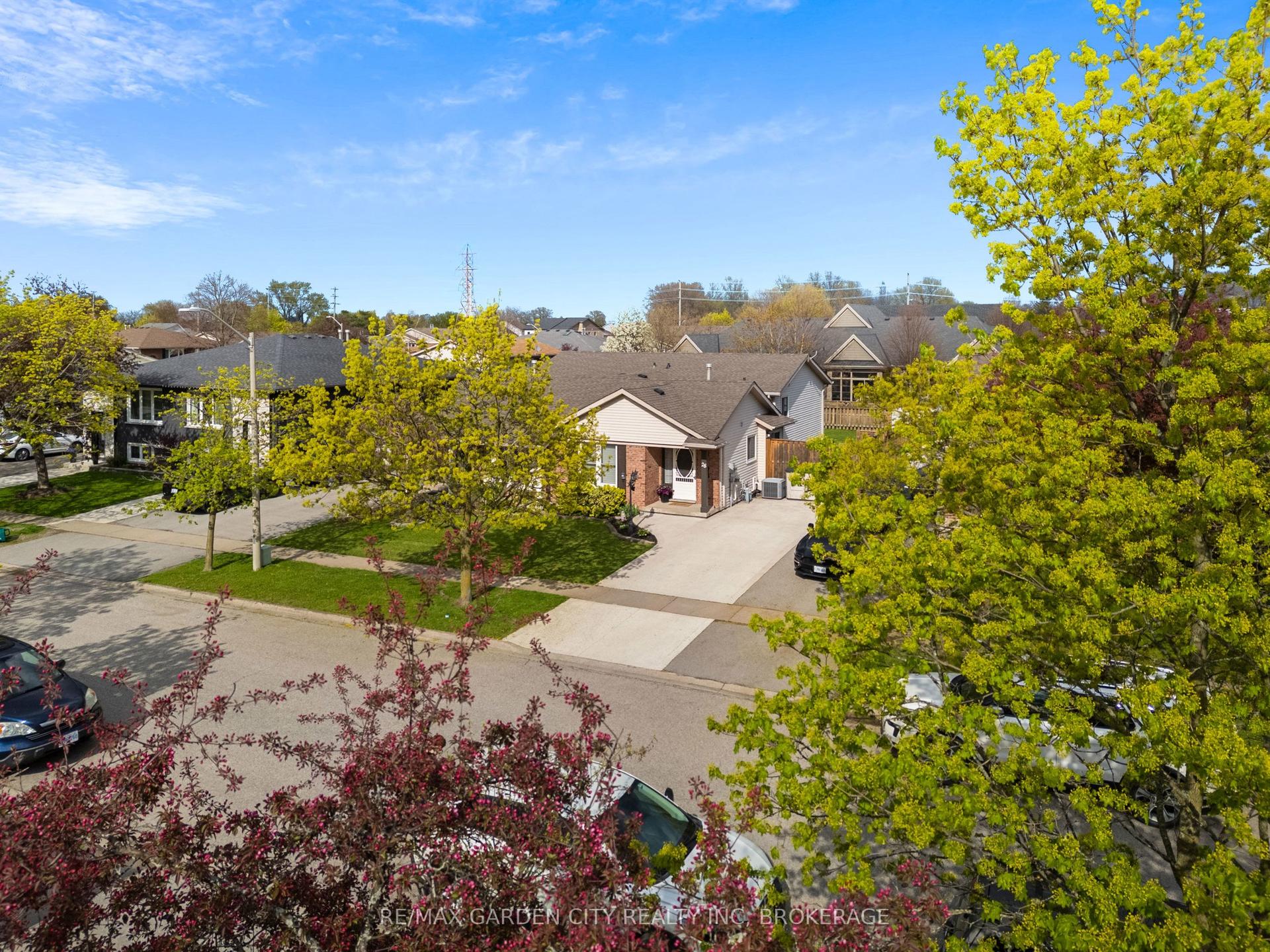 28 Fox Trail Drive — photo 1
