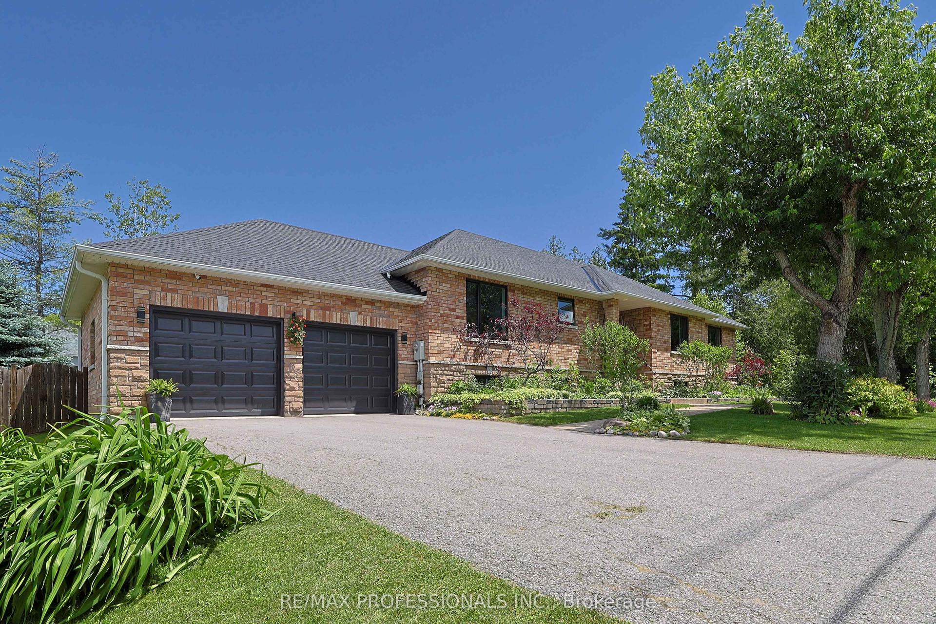 101 Maple Avenue — photo 1