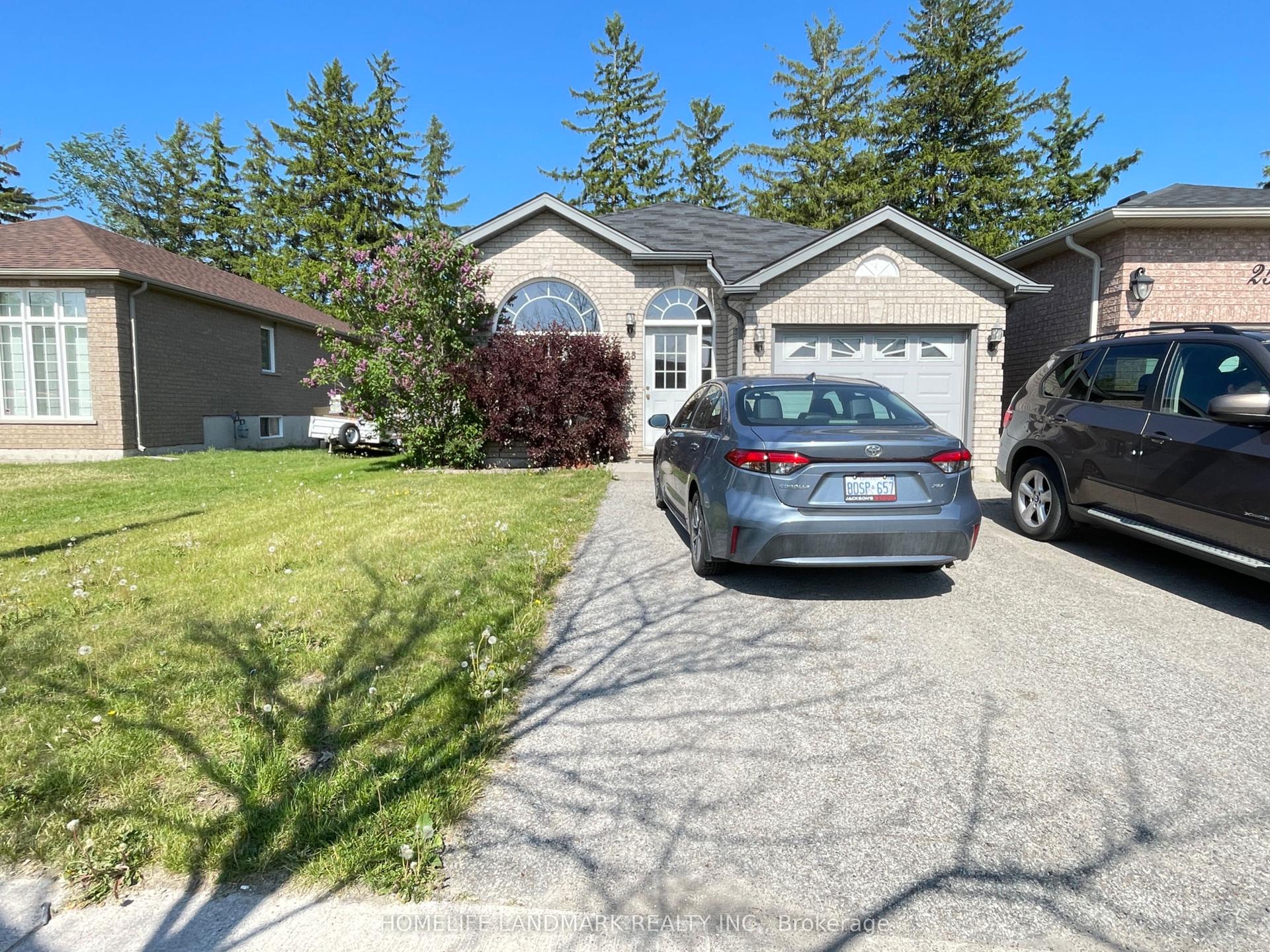 23 Loon Avenue Lower #Lower — photo 1