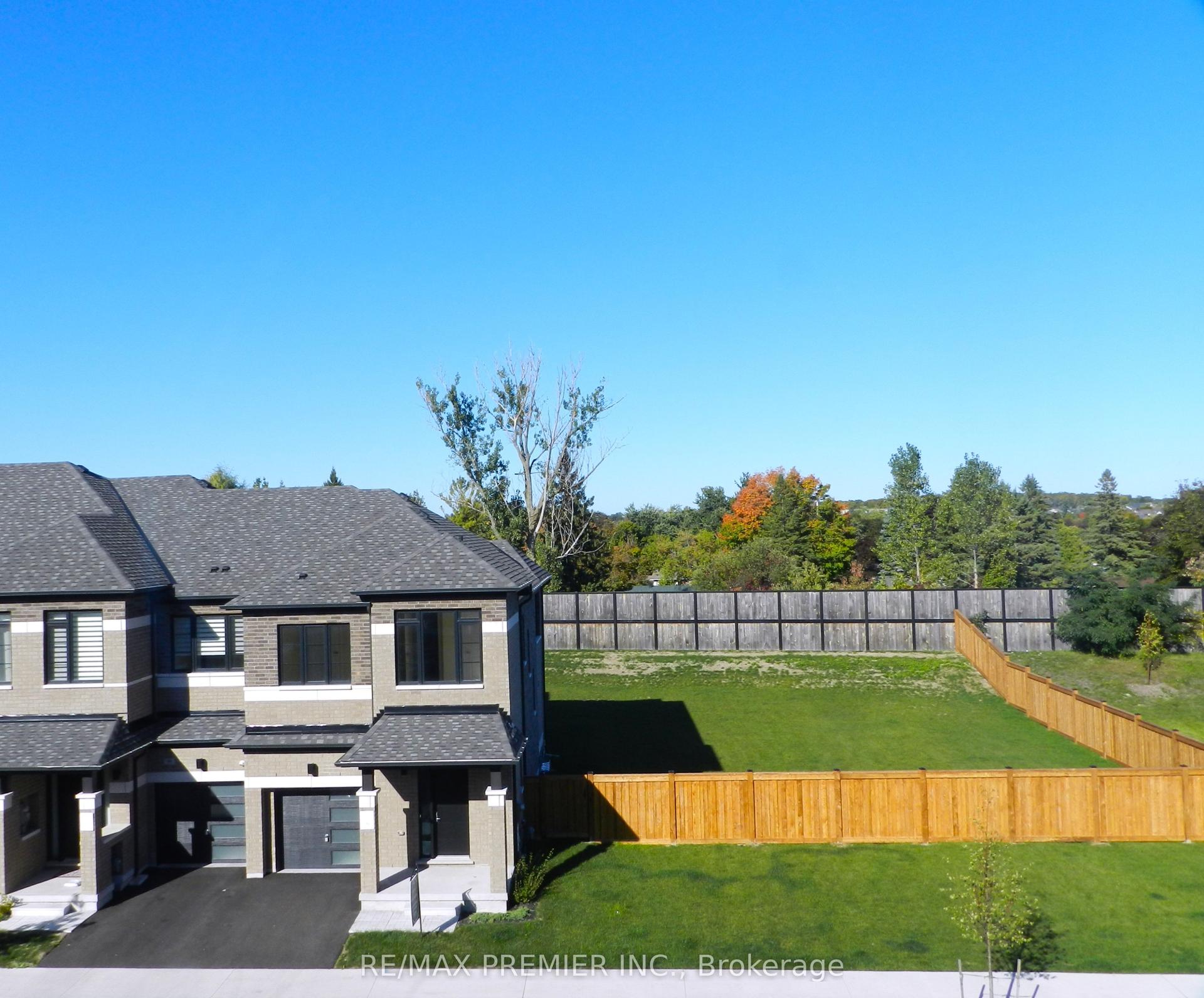 94 Turnberry Lane — photo 1