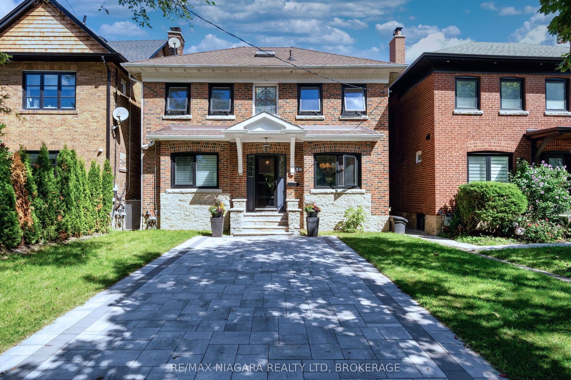38 Yonge Boulevard, Toronto — Detached for sale, photo 1