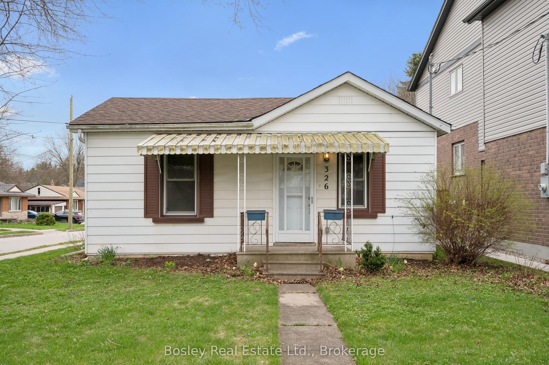 326 Exhibition Street — photo 1