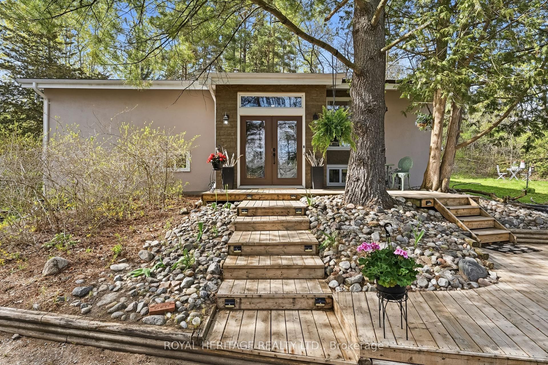 30 Stockdale Road — photo 1