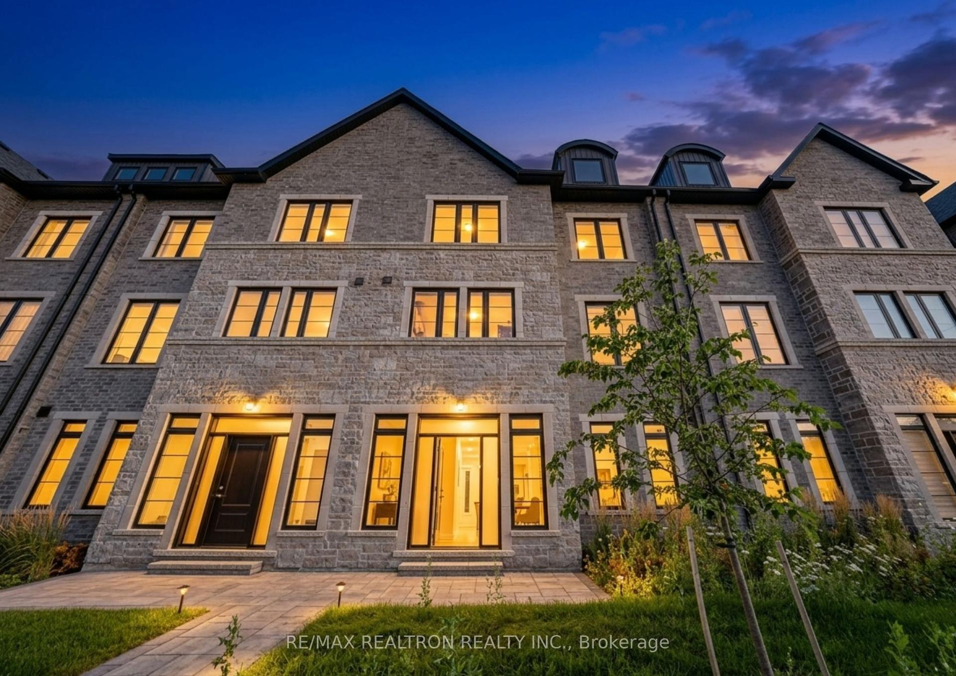 260 Eagle Street 09 #09, Newmarket — Townhouse for sale, photo 1