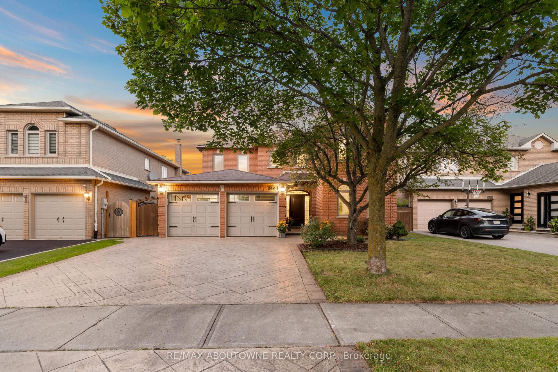 435 March Crescent, Oakville — Detached for sale, photo 1