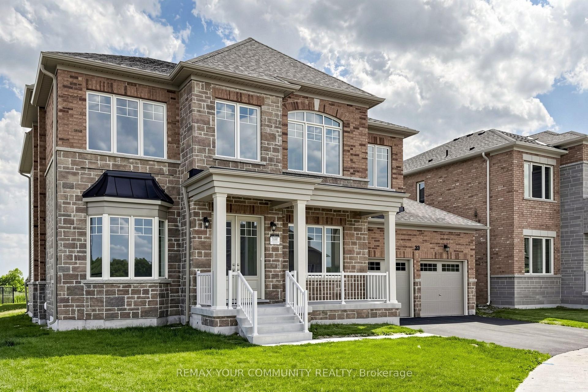 33 Lorrain Hand Crescent, Georgina — Detached for sale, photo 1