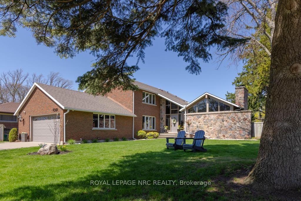 4 Maplewood Drive — photo 1