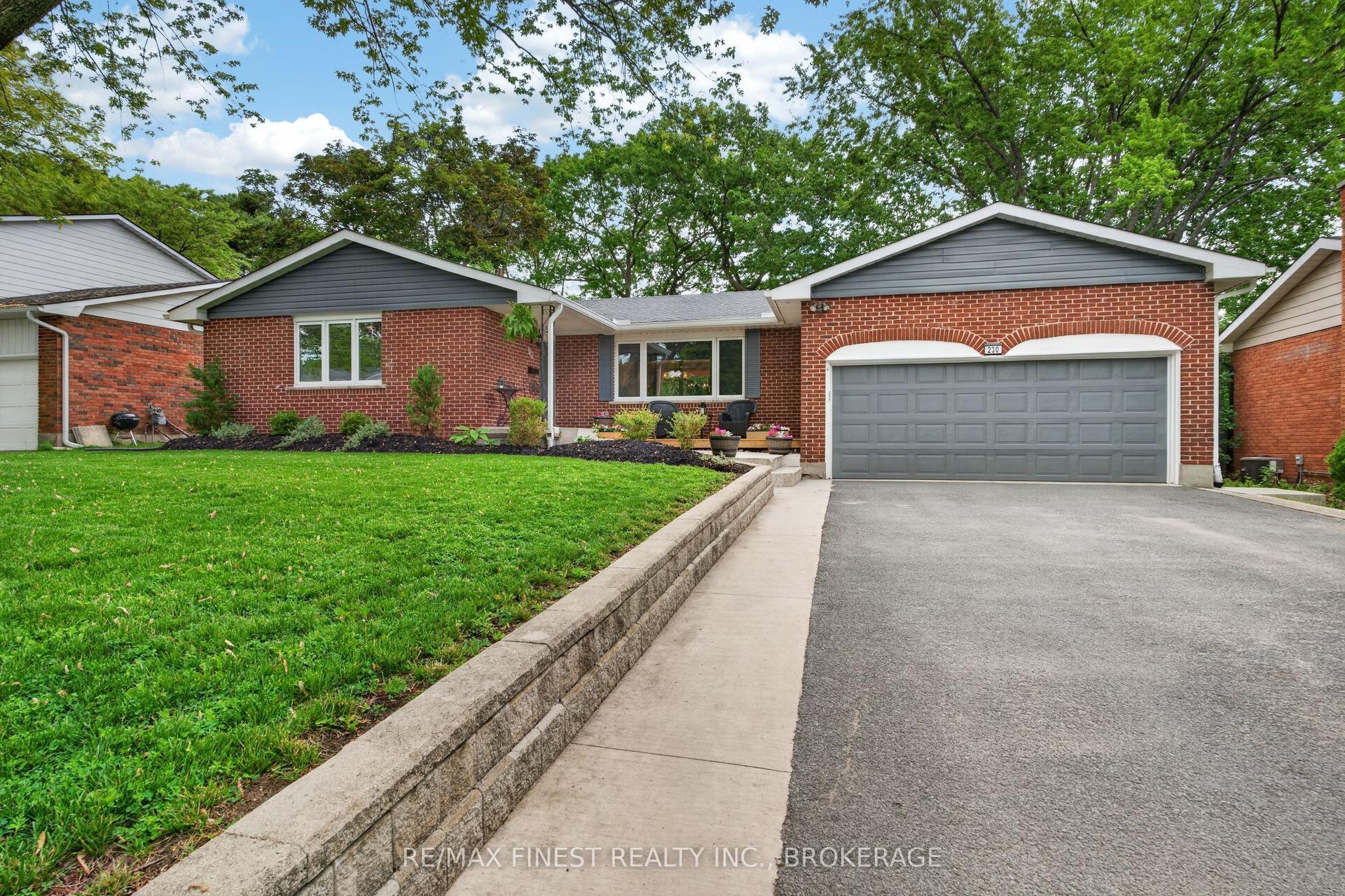 230 Bicknell Crescent — photo 1