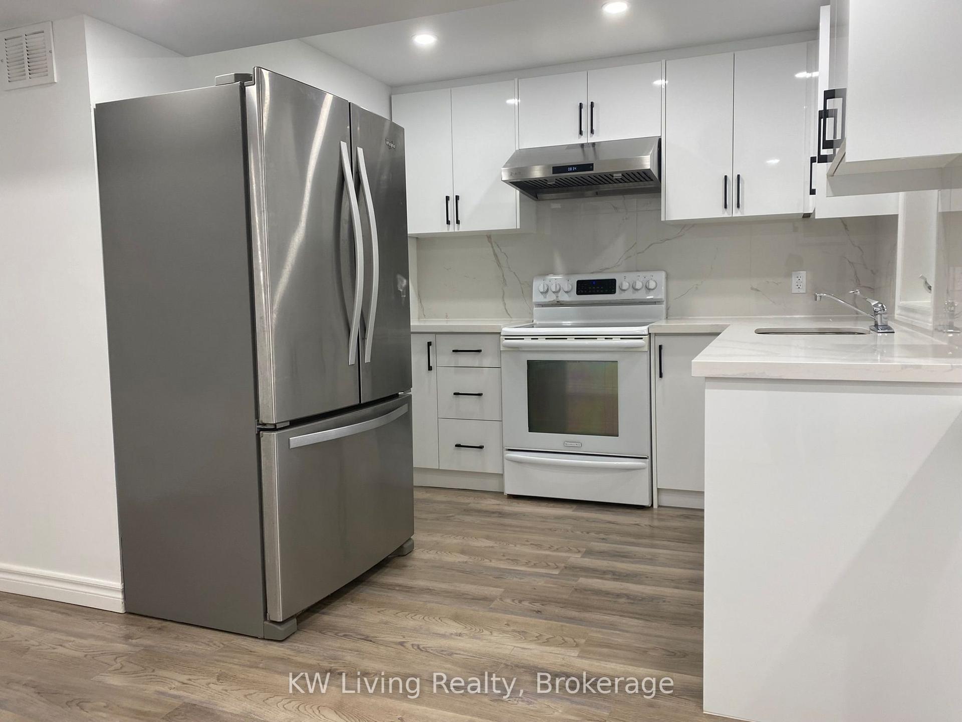 55 Collin Court Basement #Basement, Richmond Hill — Townhouse for lease, photo 1