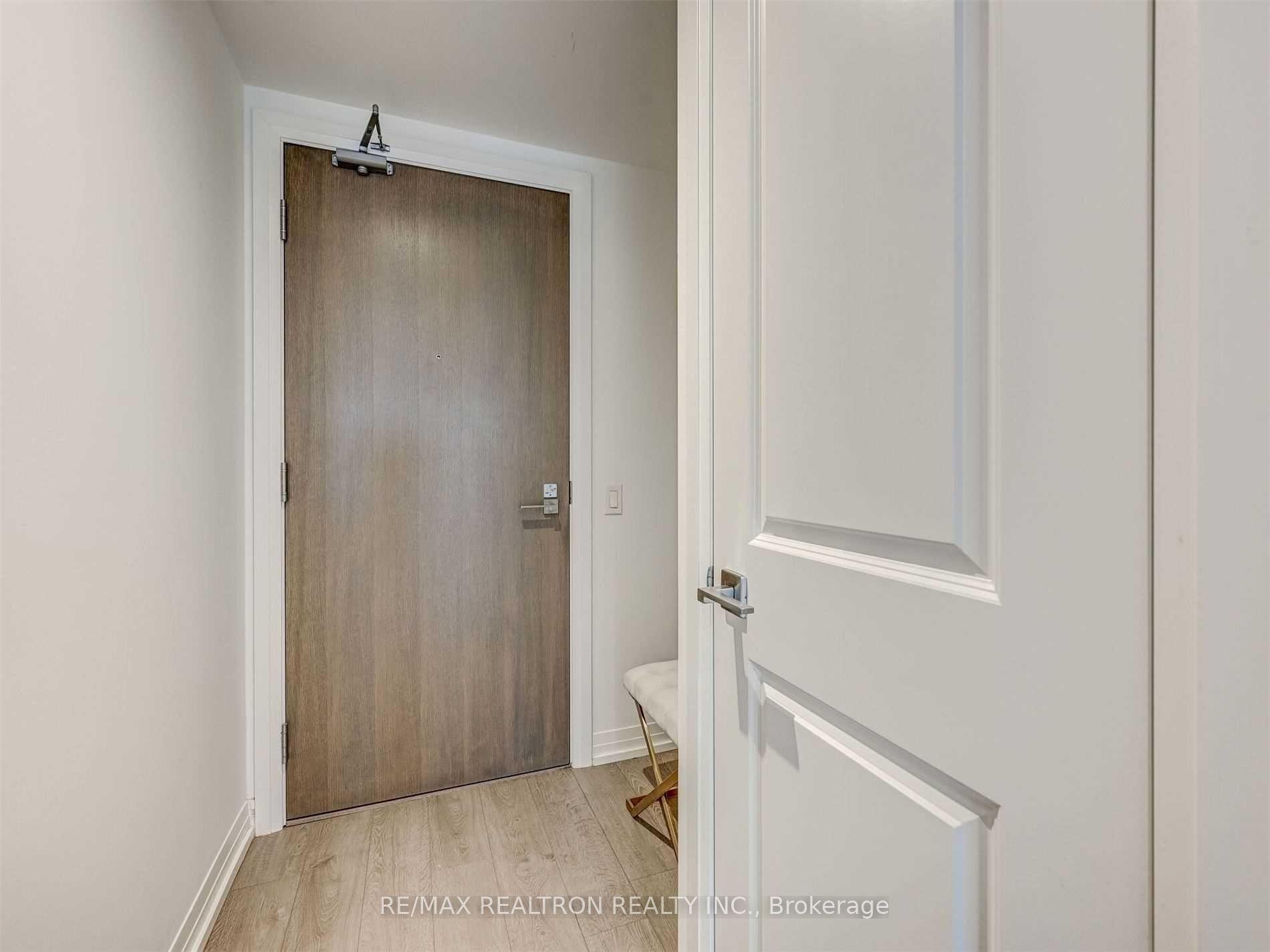 251 jarvis Street 608 #608 — photo 1