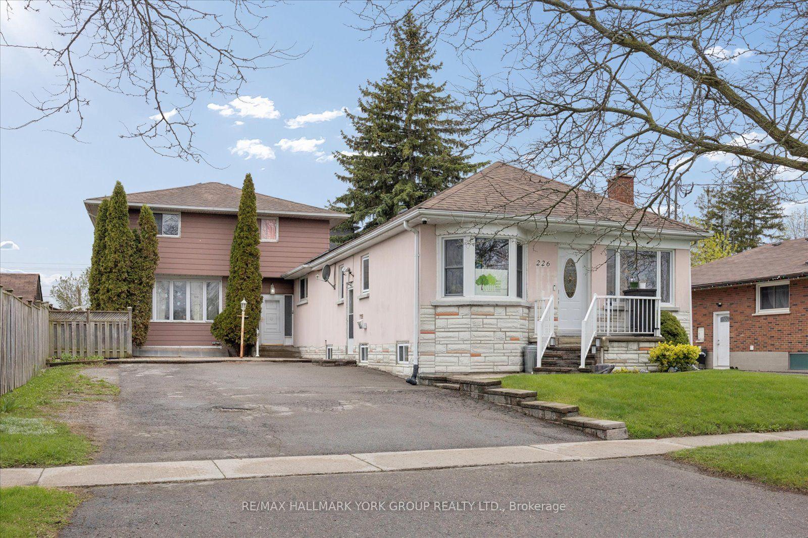 226 Cromwell Avenue — photo 1