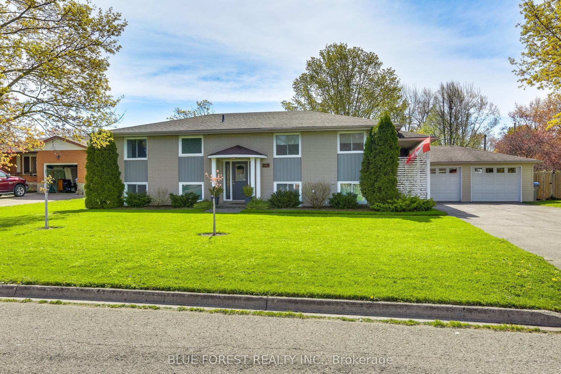 225 Coulton Drive — photo 1