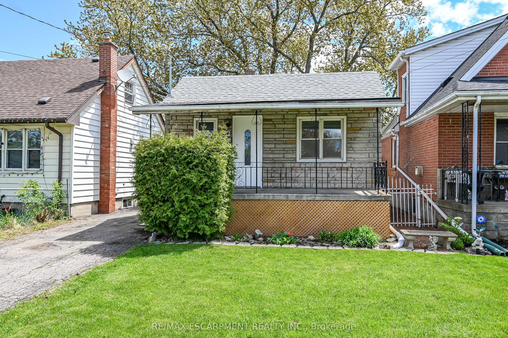 584 WATERLOO Street — photo 1