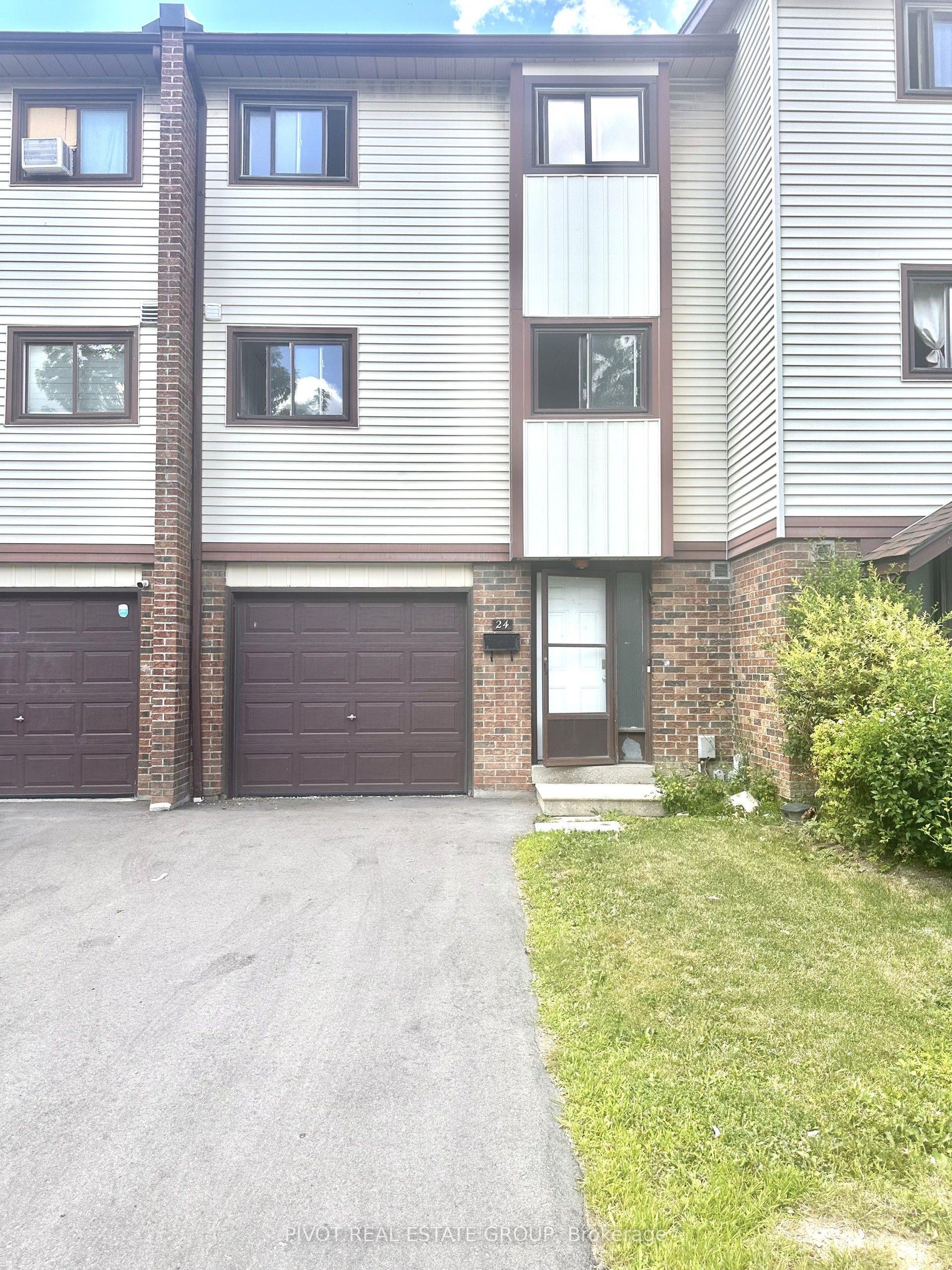 24 Mccallum Court, Brampton — Condo Town for sale, photo 1