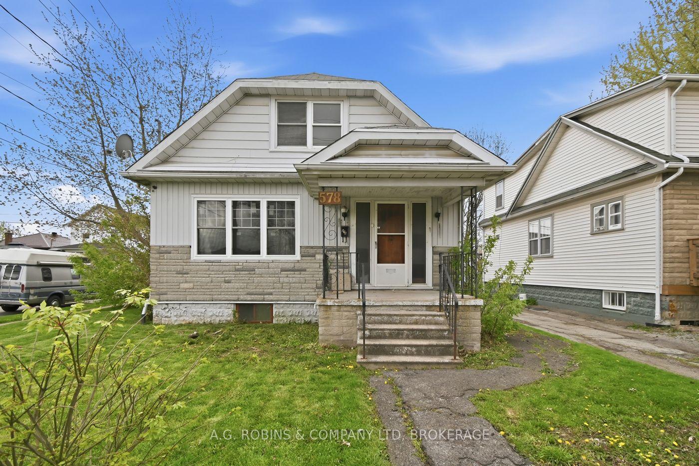 578 Southworth Street S — photo 1