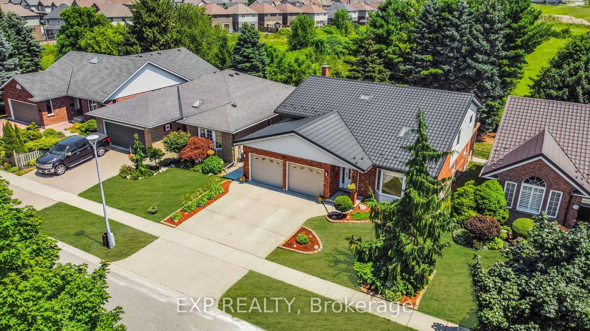 155 John Davies Drive — photo 1