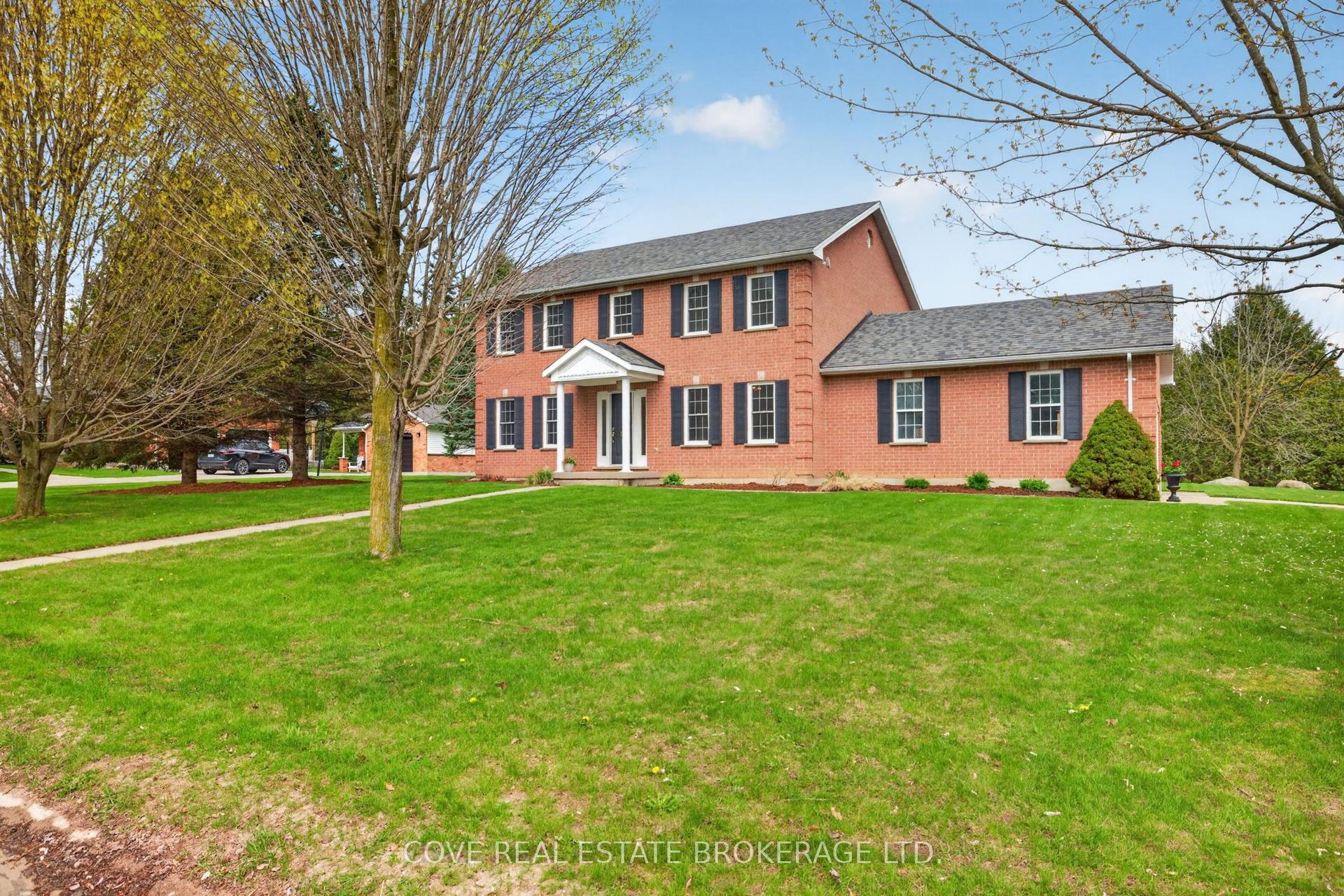 149 Salisbury Drive — photo 1