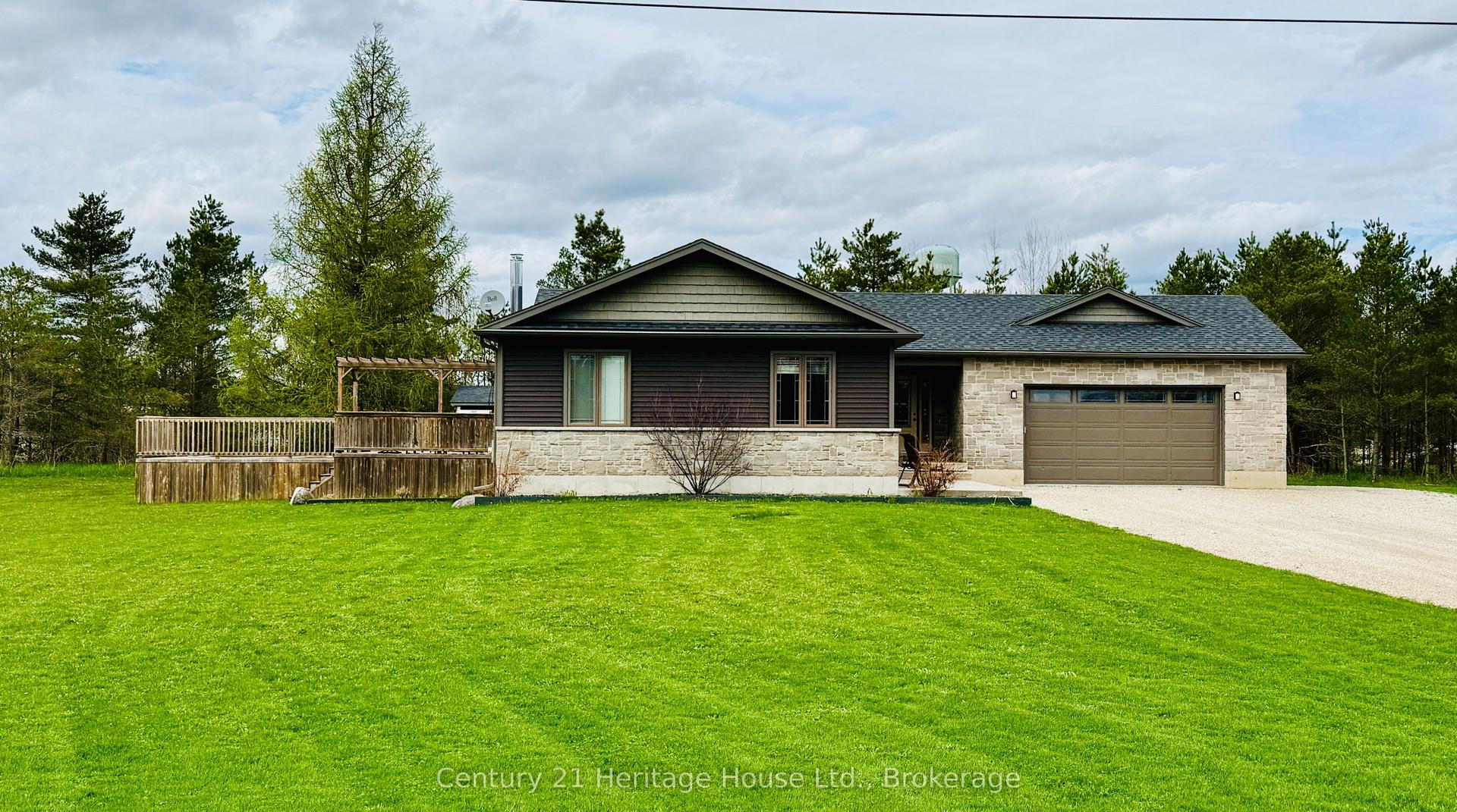 201 Hutton Hill Road, West Grey — Detached for sale, photo 1