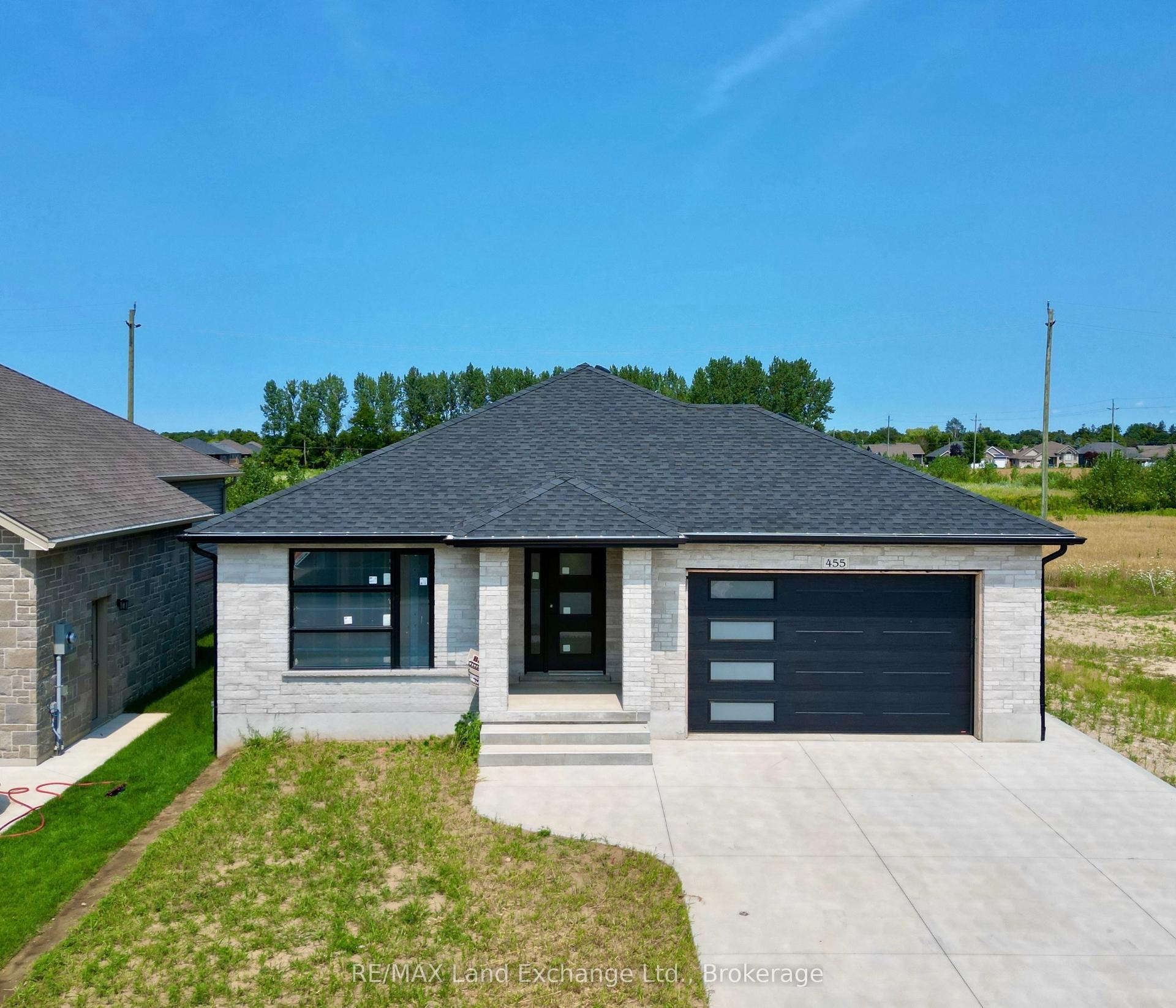 455 Burnside Street, Saugeen Shores — Detached for sale, photo 1