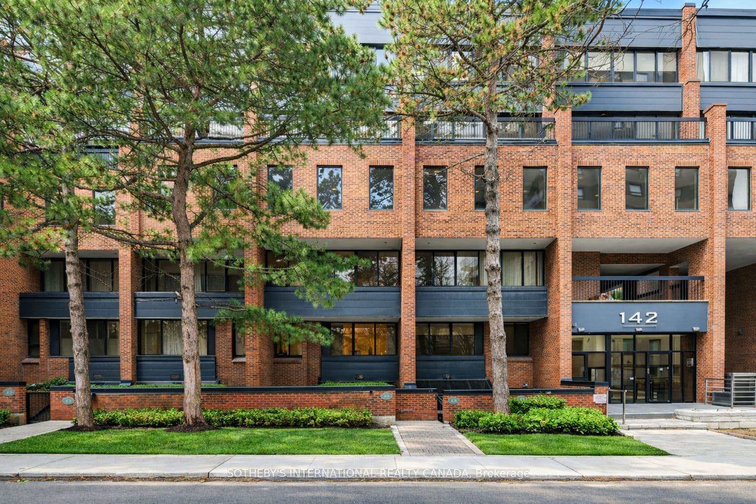142 Pears Avenue A4 #A4 — photo 1