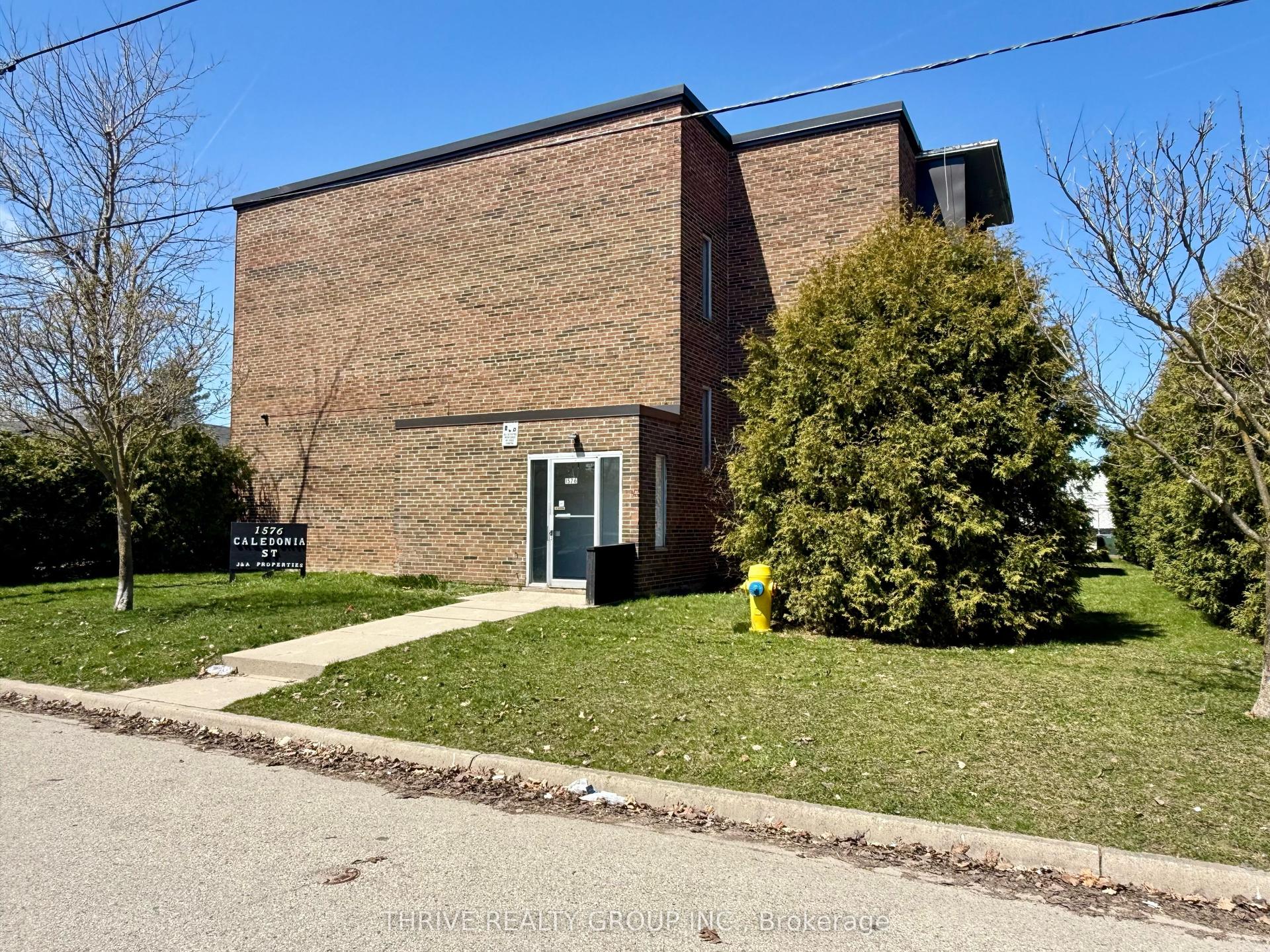 1576 Caledonia Street, London East — Multiplex for sale, photo 1