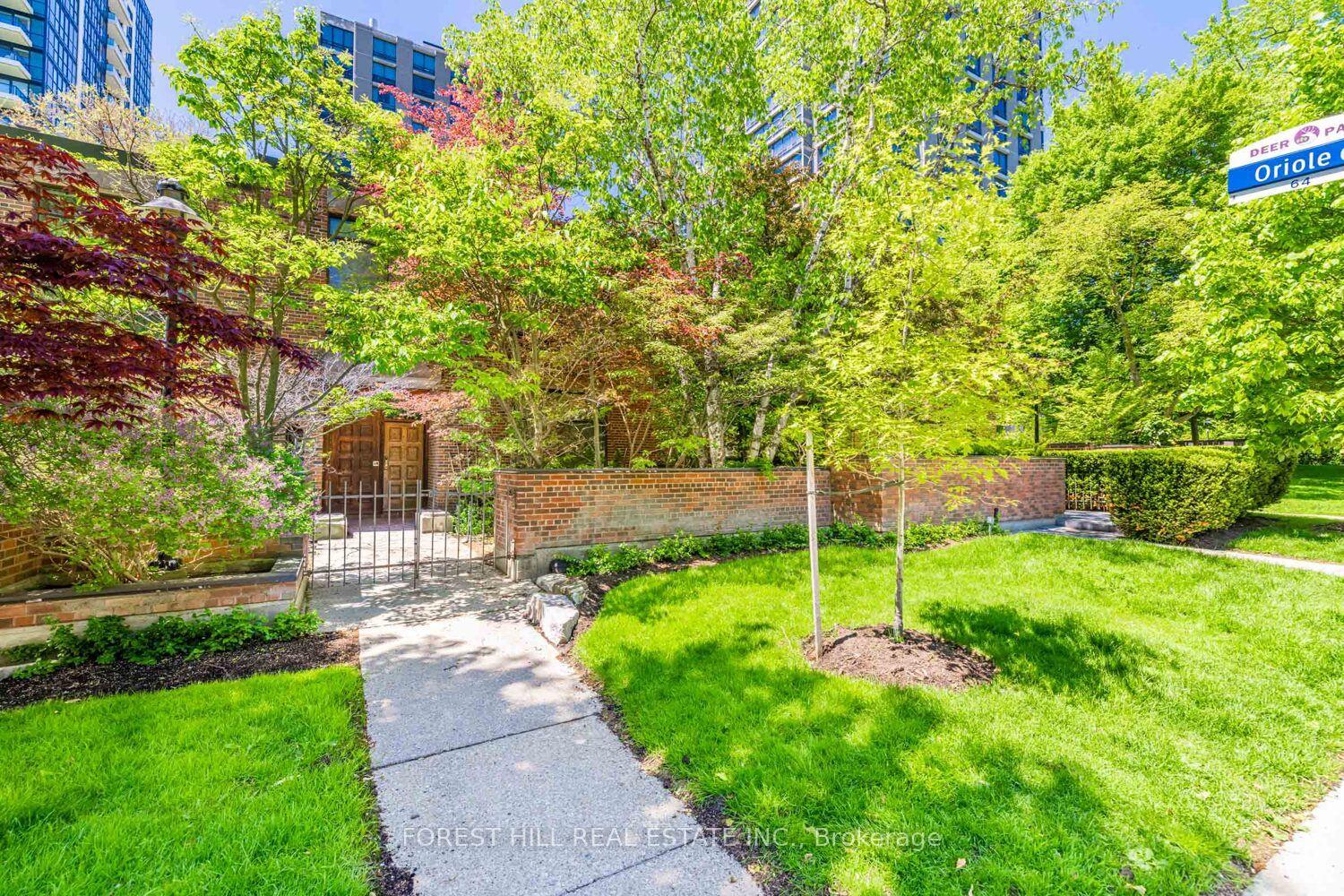 82 Oriole Road — photo 1