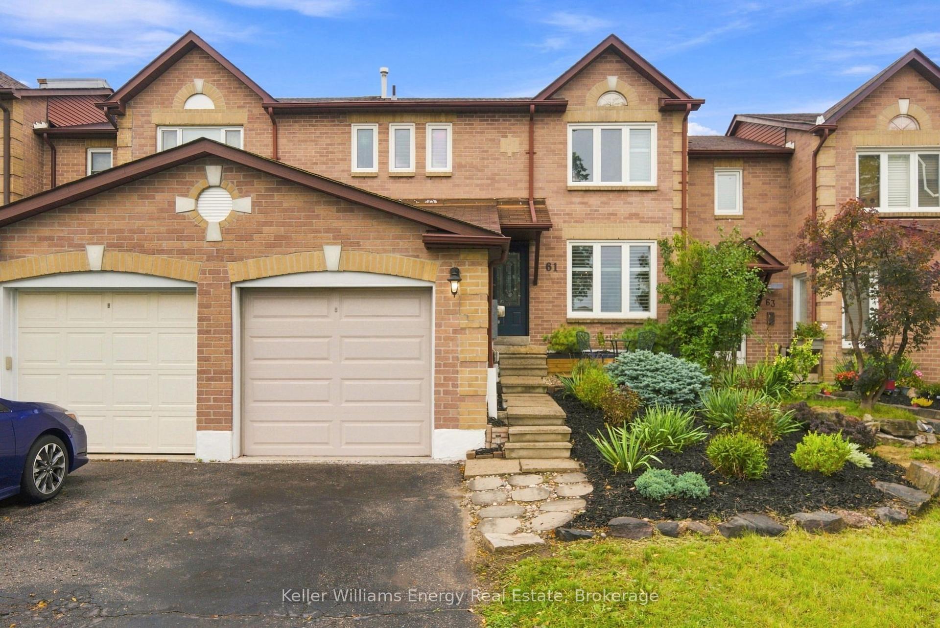 61 Fernbank Place, Whitby — Townhouse for sale, photo 1