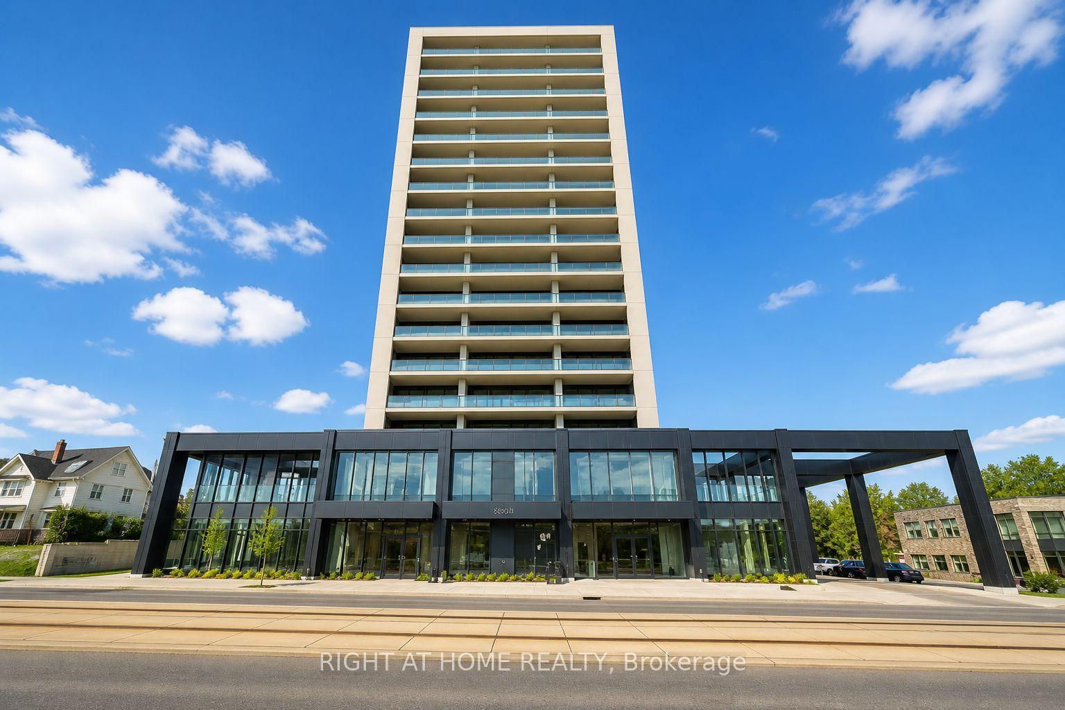 741 king Street W 101 #101 — photo 1
