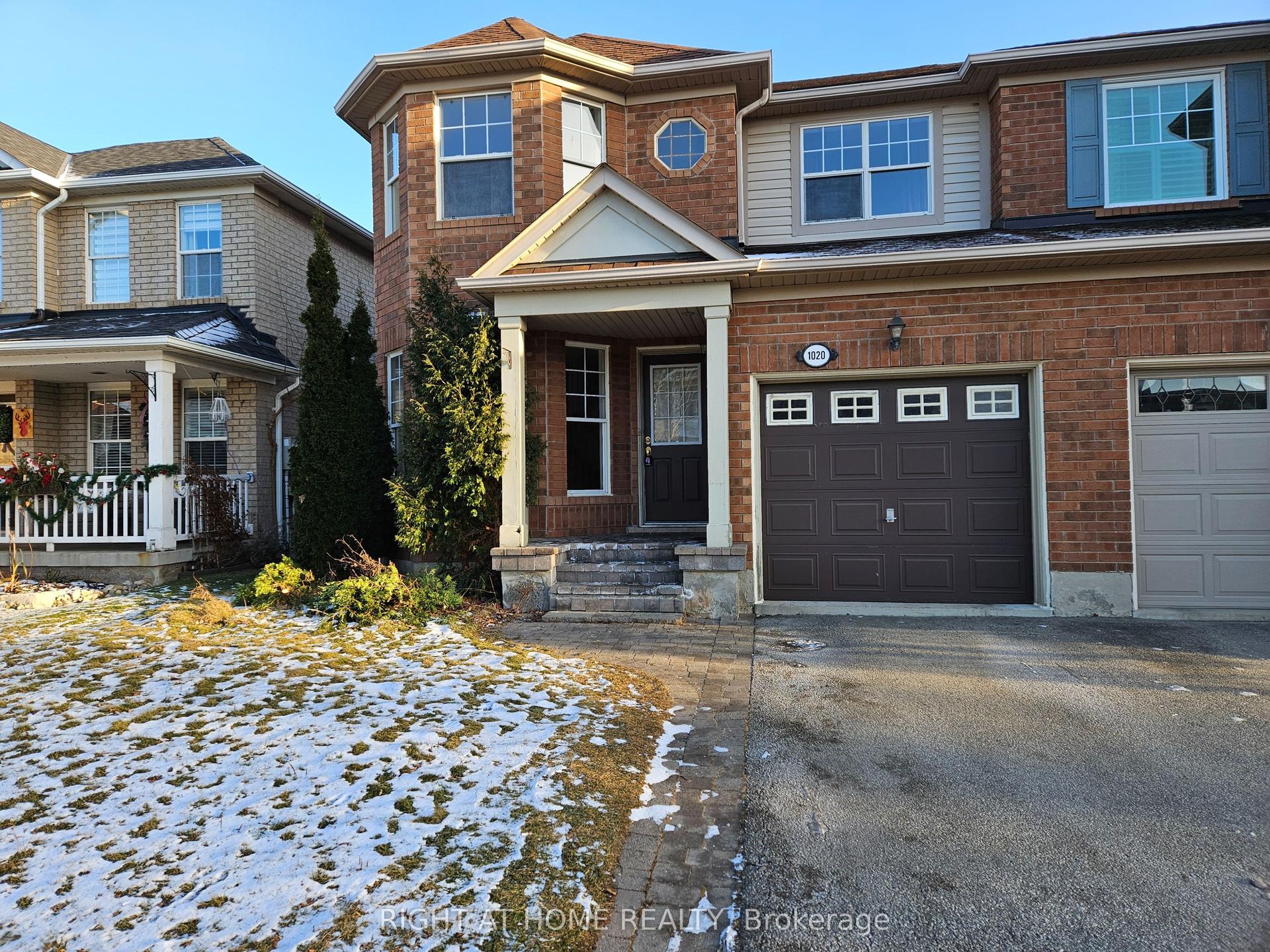 1020 Yates Drive, Milton — Semi-Detached for lease, photo 1
