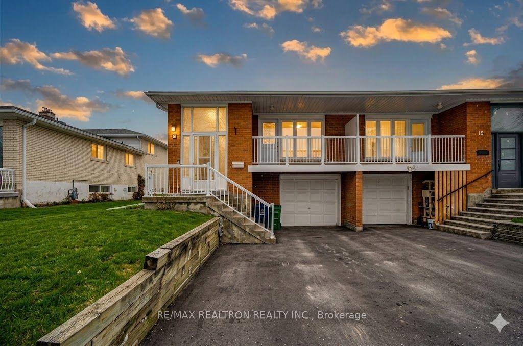 14 Castlebury Crescent — photo 1