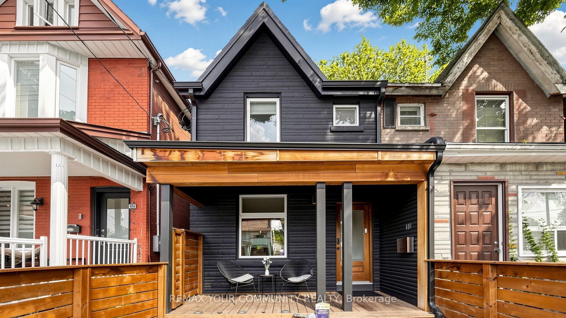 149 Jones Avenue N, Toronto — Semi-Detached for sale, photo 1