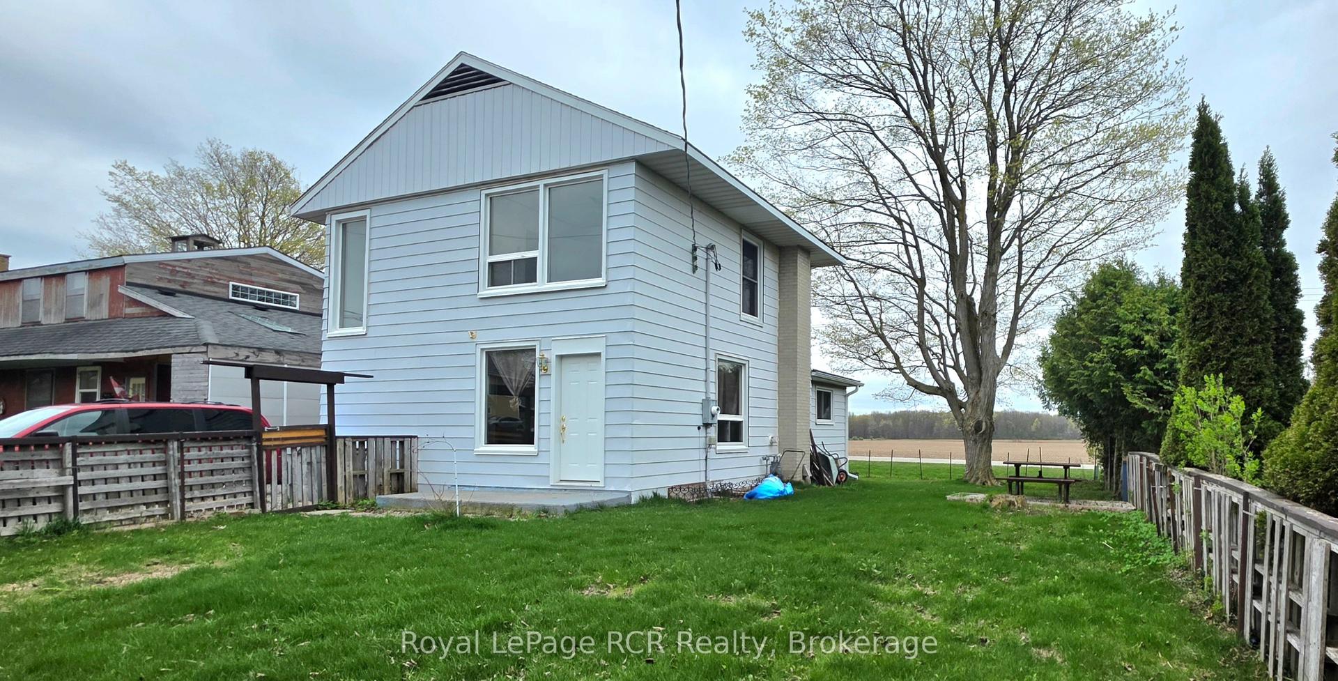 10 Quebec Road, Huron East — Detached for sale, photo 1